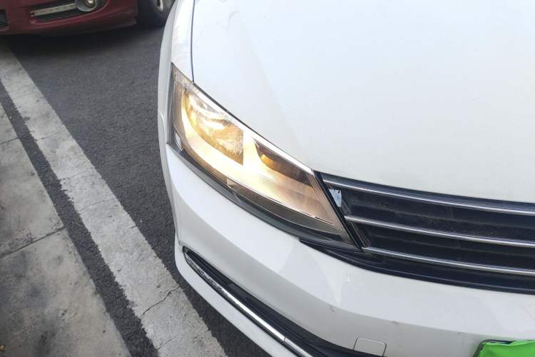 Used Volkswagen Sagitar 2018 180TSI DSG Prestige Edition Right Front Headlight