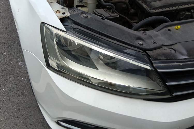 Used Volkswagen Sagitar 2018 1.6L Automatic Comfort Model Right Front Headlight