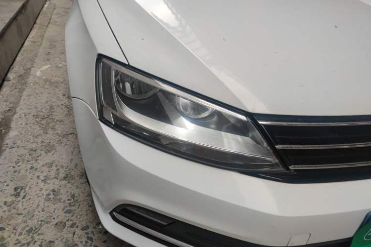 Used Volkswagen Sagitar 2018 180TSI DSG Prestige Edition Right Front Headlight