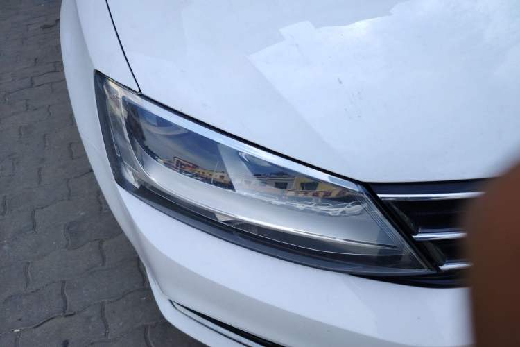Used Volkswagen Sagitar 2018 1.6L Automatic Comfort Model Right Front Headlight