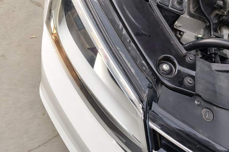 Used Volkswagen Sagitar 2018 1.6L Manual Comfort Model Right Front Headlight
