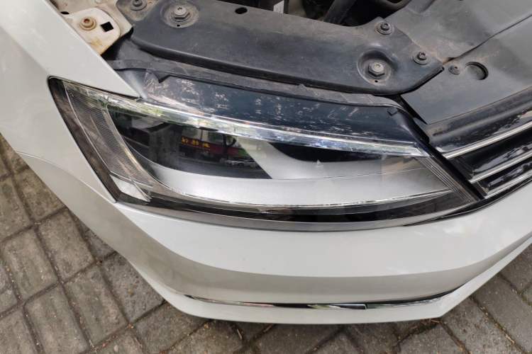 Used Volkswagen Sagitar 2018 1.6L Automatic Comfort Model Right Front Headlight