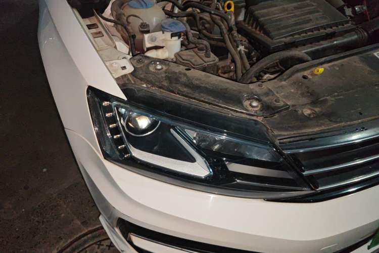 Used Volkswagen Sagitar 2018 280TSI DSG Ignite Edition Right Front Headlight