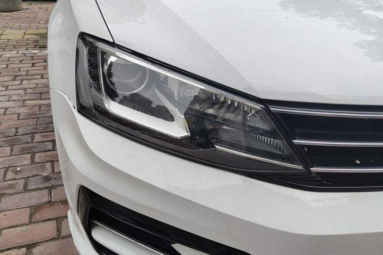 Used Volkswagen Sagitar 2018 280TSI DSG Ignite Edition Right Front Headlight