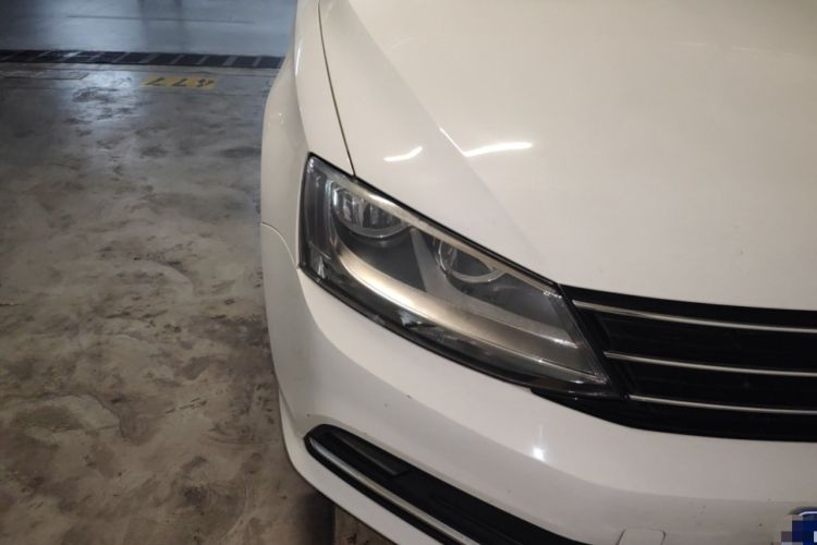 Used Volkswagen Sagitar 2018 1.6L Automatic Comfort Model Right Front Headlight