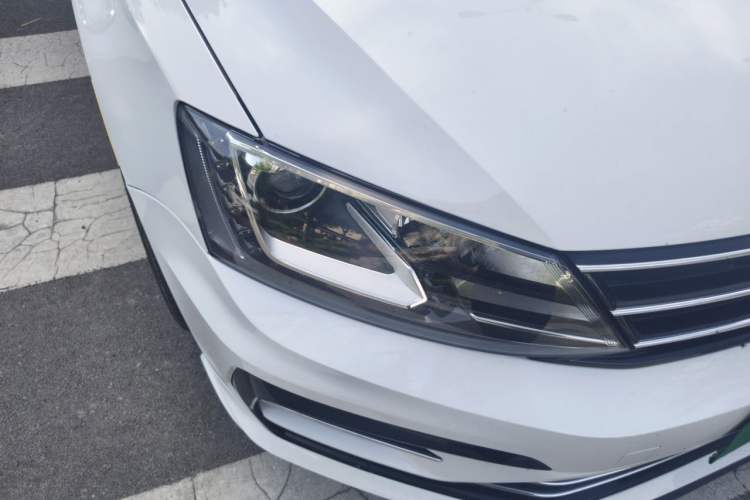 Used Volkswagen Sagitar 2018 280TSI DSG Ignite Edition Right Front Headlight