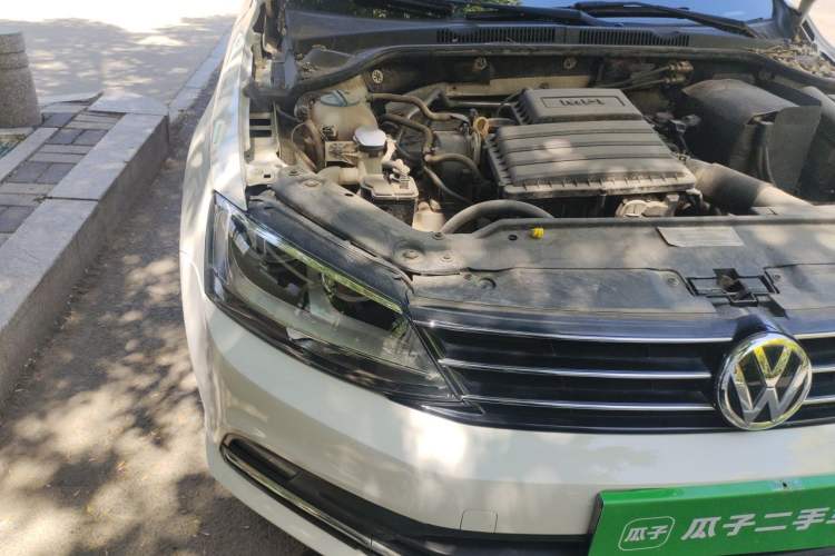 Used Volkswagen Sagitar 2018 1.6L Automatic Comfort Model Right Front Headlight