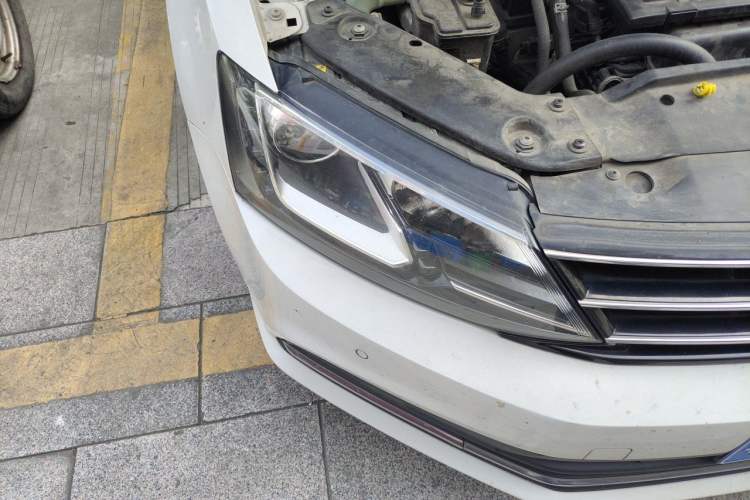 Used Volkswagen Sagitar 2018 280TSI DSG Luxury Model Right Front Headlight