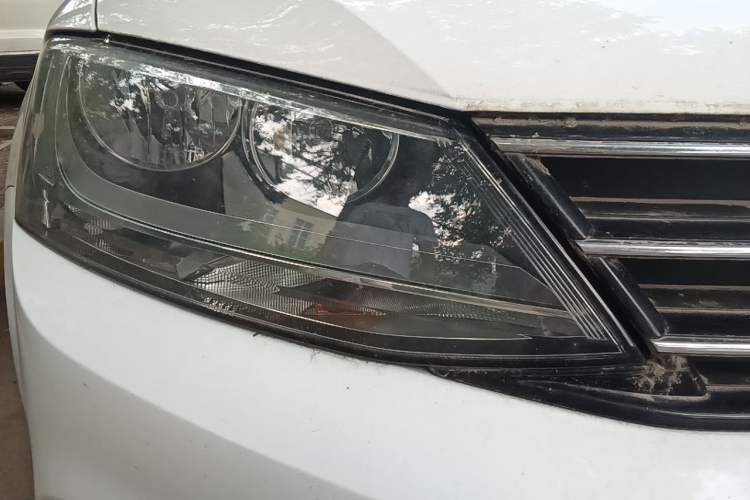 Used Volkswagen Sagitar 2018 1.6L Automatic Comfort Model Right Front Headlight