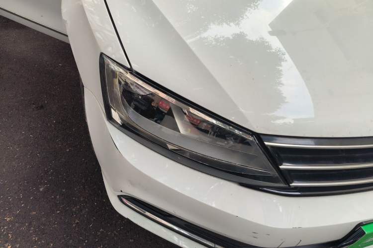 Used Volkswagen Sagitar 2018 1.6L Automatic Comfort Model Right Front Headlight