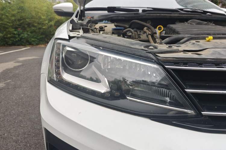 Used Volkswagen Sagitar 2018 280TSI DSG Ignite Edition Right Front Headlight