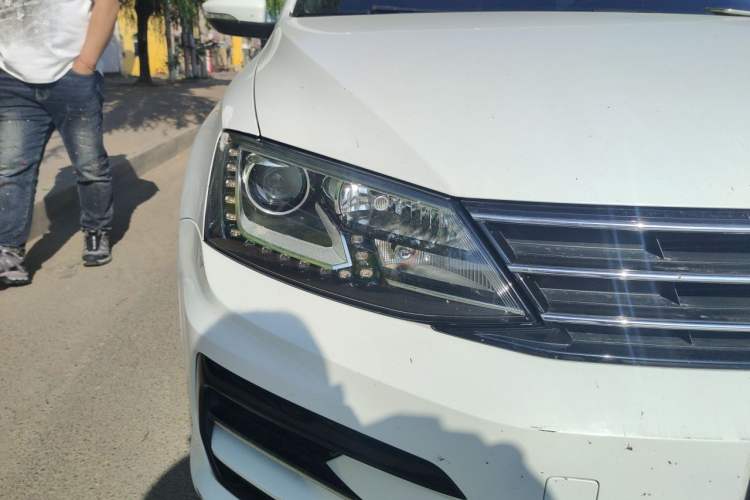 Used Volkswagen Sagitar 2018 280TSI DSG Ignite Edition Right Front Headlight