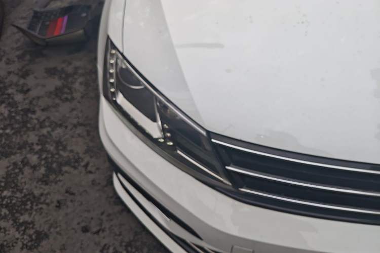 Used Volkswagen Sagitar 2018 280TSI DSG Ignite Edition Right Front Headlight