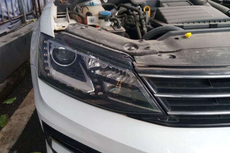 Used Volkswagen Sagitar 2018 280TSI DSG Ignite Edition Right Front Headlight