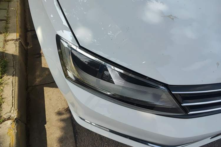 Used Volkswagen Sagitar 2018 280TSI DSG Comfort Model Right Front Headlight