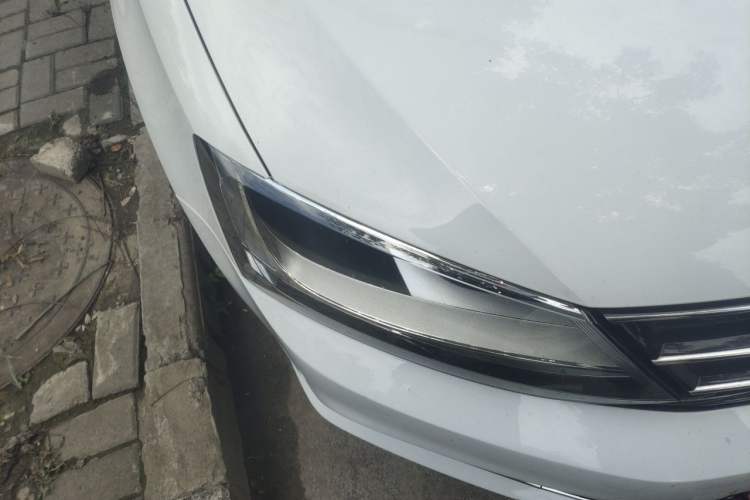 Used Volkswagen Sagitar 2018 1.6L Automatic Comfort Model Right Front Headlight
