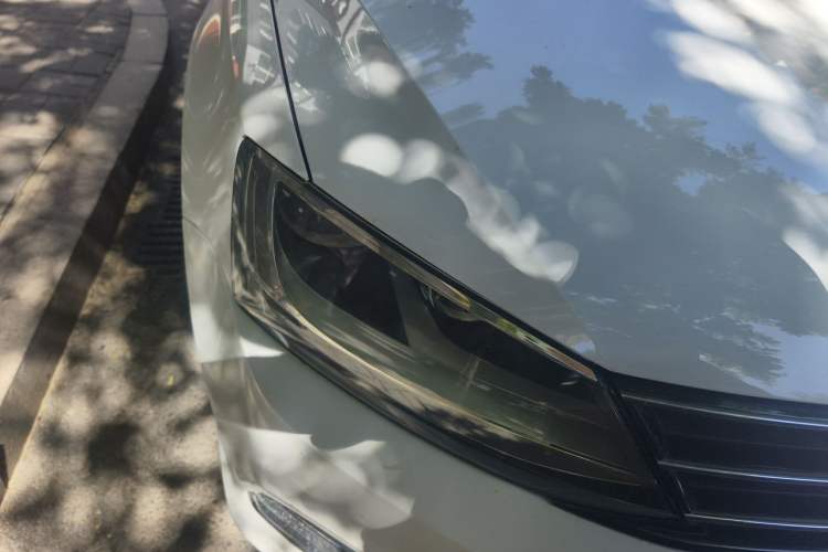 Used Volkswagen Sagitar 2018 1.6L Automatic Comfort Model Right Front Headlight