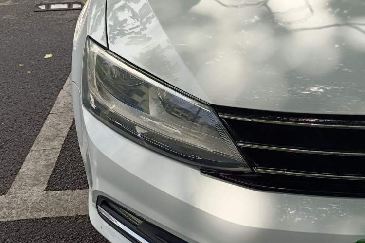 Used Volkswagen Sagitar 2018 180TSI DSG Prestige Edition Right Front Headlight