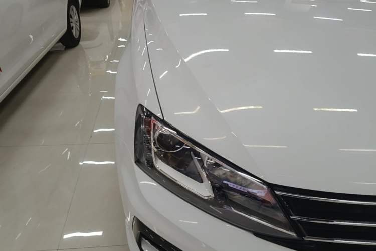 Used Volkswagen Sagitar 2018 280TSI DSG Ignite Edition Right Front Headlight