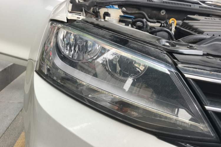 Used Volkswagen Sagitar 2018 1.6L Automatic Comfort Model Right Front Headlight
