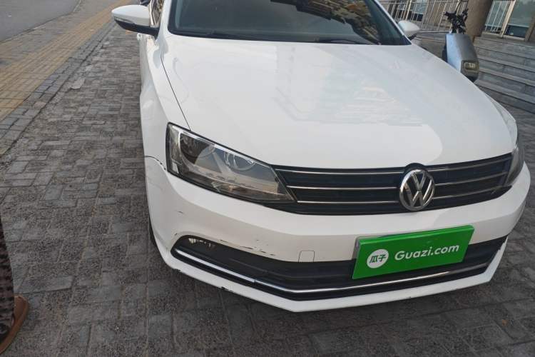 Used Volkswagen Sagitar 2018 1.6L Automatic Comfort Model Right Front Headlight