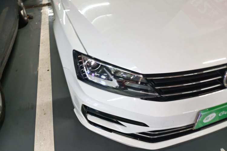 Used Volkswagen Sagitar 2018 280TSI DSG Ignite Edition Right Front Headlight