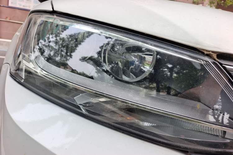 Used Volkswagen Sagitar 2018 280TSI DSG Comfort Model Right Front Headlight