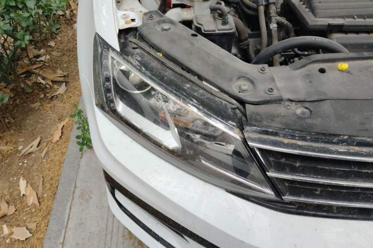 Used Volkswagen Sagitar 2018 280TSI DSG Ignite Edition Right Front Headlight