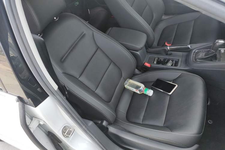 Used Volkswagen Sagitar 2018 1.6L Automatic Comfort Model Right Front Seat