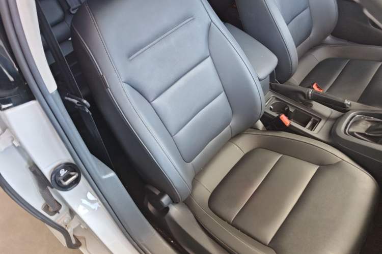 Used Volkswagen Sagitar 2018 1.6L Automatic Comfort Model Right Front Seat