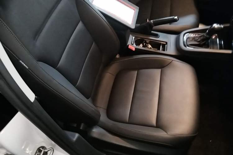 Used Volkswagen Sagitar 2018 180TSI DSG Prestige Edition Right Front Seat