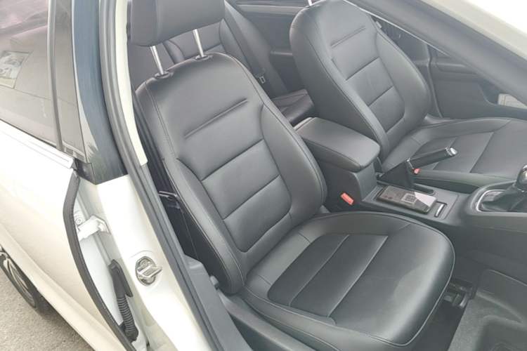 Used Volkswagen Sagitar 2018 180TSI DSG Prestige Edition Right Front Seat