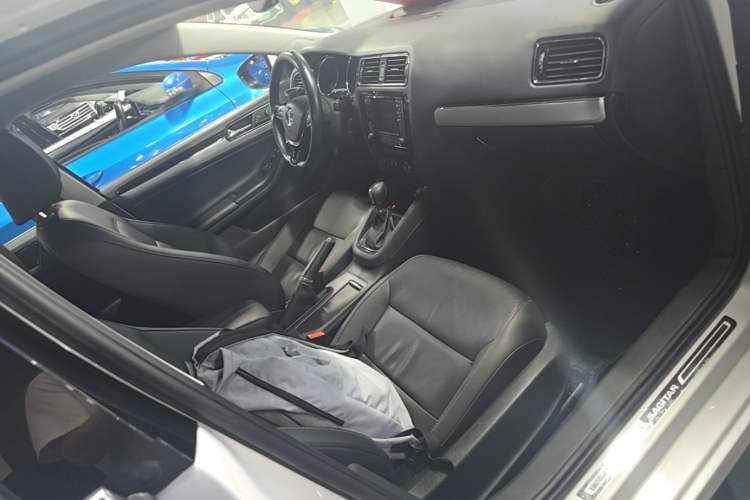 Used Volkswagen Sagitar 2018 1.6L Automatic Comfort Model Right Front Seat