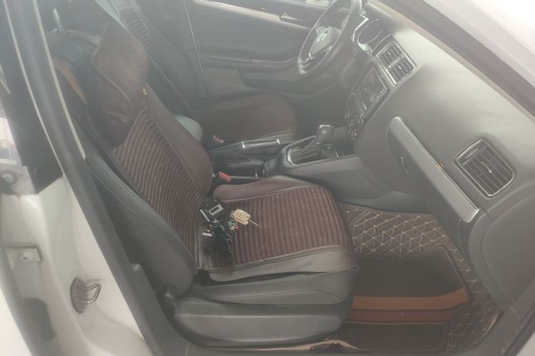 Used Volkswagen Sagitar 2018 1.6L Automatic Comfort Model Right Front Seat