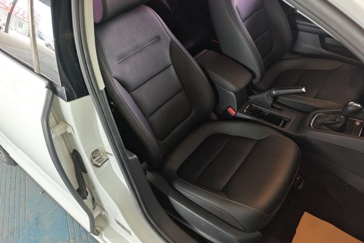 Used Volkswagen Sagitar 2018 1.6L Automatic Comfort Model Right Front Seat
