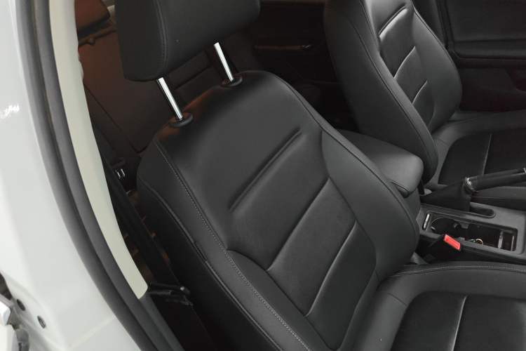Used Volkswagen Sagitar 2018 280TSI DSG Ignite Edition Right Front Seat