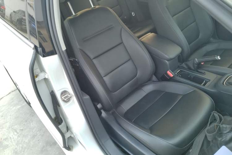 Used Volkswagen Sagitar 2018 280TSI DSG Ignite Edition Right Front Seat