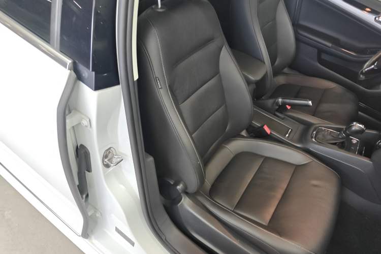 Used Volkswagen Sagitar 2018 280TSI DSG Ignite Edition Right Front Seat