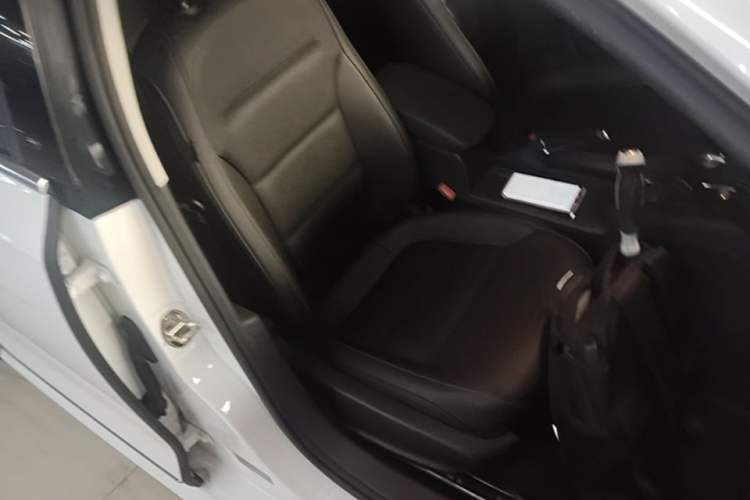 Used Volkswagen Sagitar 2018 280TSI DSG Ignite Edition Right Front Seat