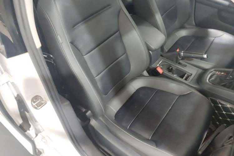 Used Volkswagen Sagitar 2018 1.6L Automatic Comfort Model Right Front Seat