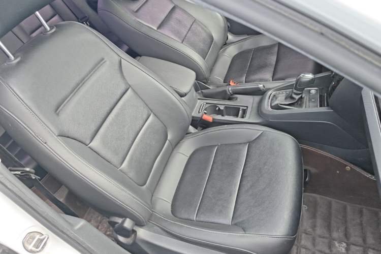 Used Volkswagen Sagitar 2018 280TSI DSG Comfort Model Right Front Seat