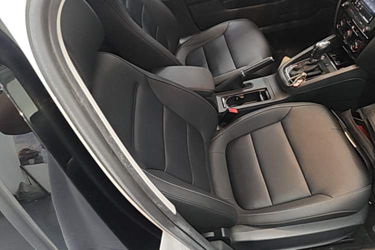 Used Volkswagen Sagitar 2018 180TSI DSG Prestige Edition Right Front Seat