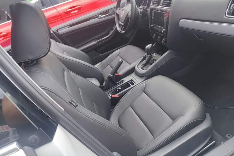 Used Volkswagen Sagitar 2018 280TSI DSG Ignite Edition Right Front Seat