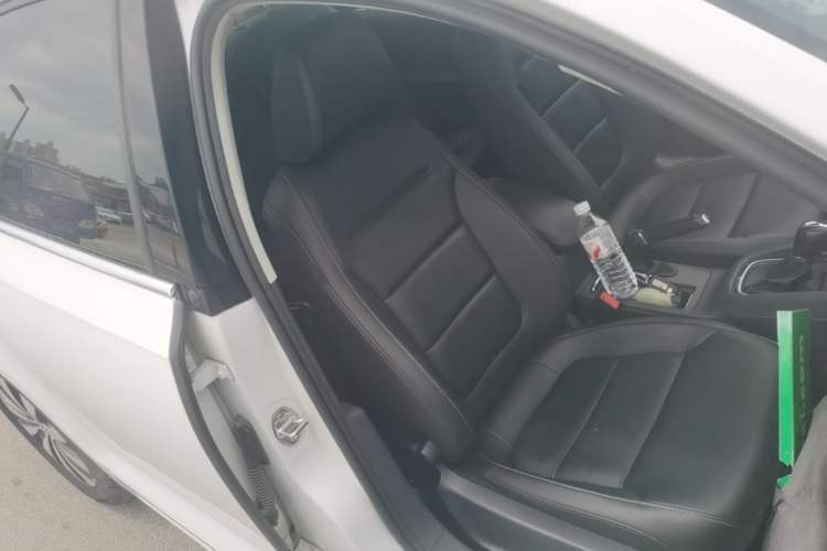 Used Volkswagen Sagitar 2018 1.6L Automatic Comfort Model Right Front Seat
