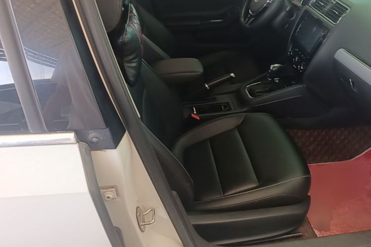 Used Volkswagen Sagitar 2018 1.6L Automatic Comfort Model Right Front Seat