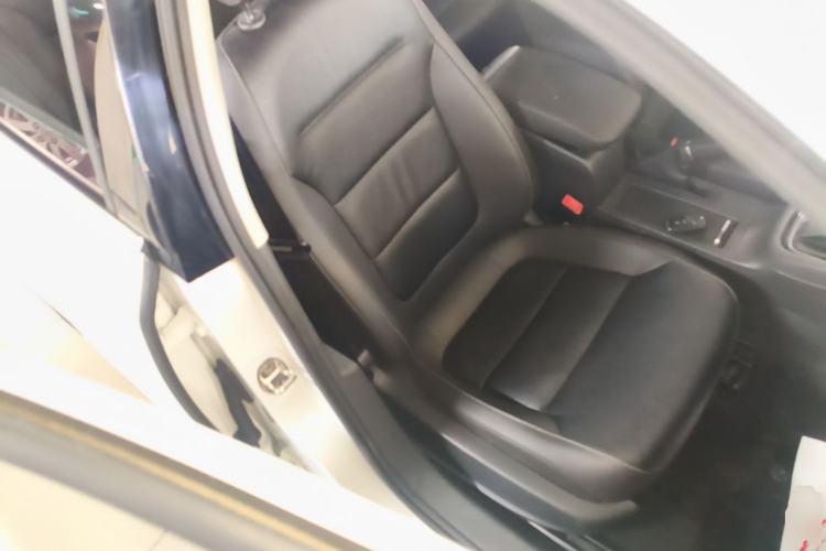 Used Volkswagen Sagitar 2018 1.6L Automatic Comfort Model Right Front Seat