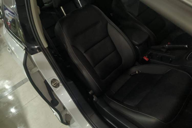 Used Volkswagen Sagitar 2018 1.6L Automatic Comfort Model Right Front Seat