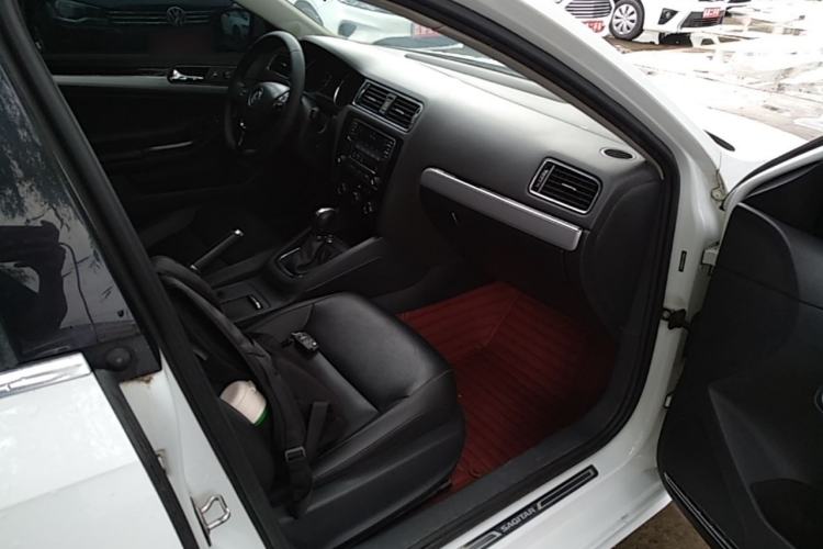 Used Volkswagen Sagitar 2018 1.6L Automatic Comfort Model Right Front Seat