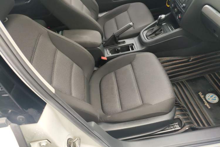Used Volkswagen Sagitar 2018 1.6L Automatic Fashion Model Right Front Seat