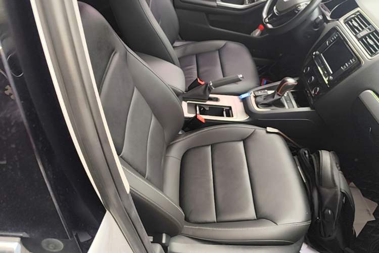 Used Volkswagen Sagitar 2018 280TSI DSG Ignite Edition Right Front Seat
